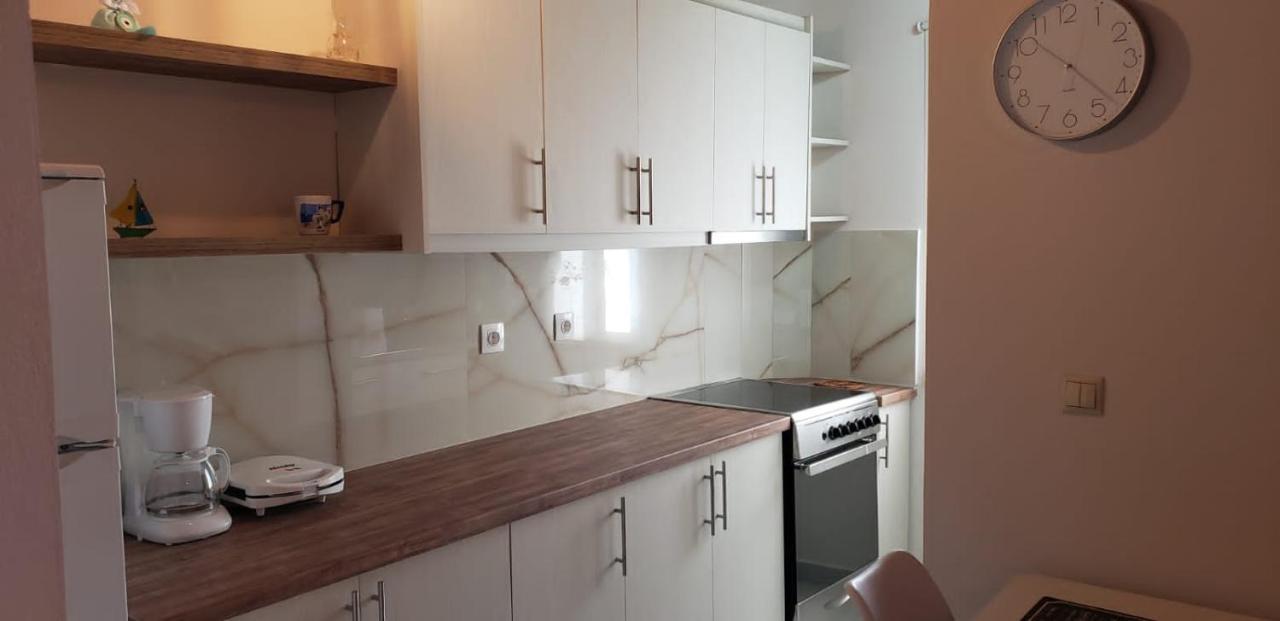 Michalis, 2-Bedroom Apartment In Saranda Exterior photo